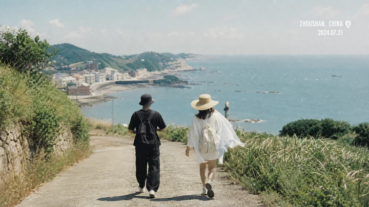 夏日沿海小镇旅行
